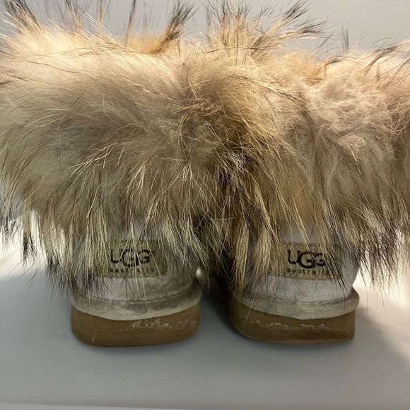 Ugg Furry Beige Winter Boots - Picture 4 of 5